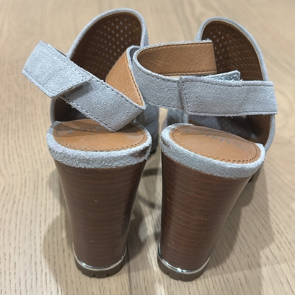 Sarto Franco Sarto Grey Open Toe Sling Back Heel - Picture 3 of 6